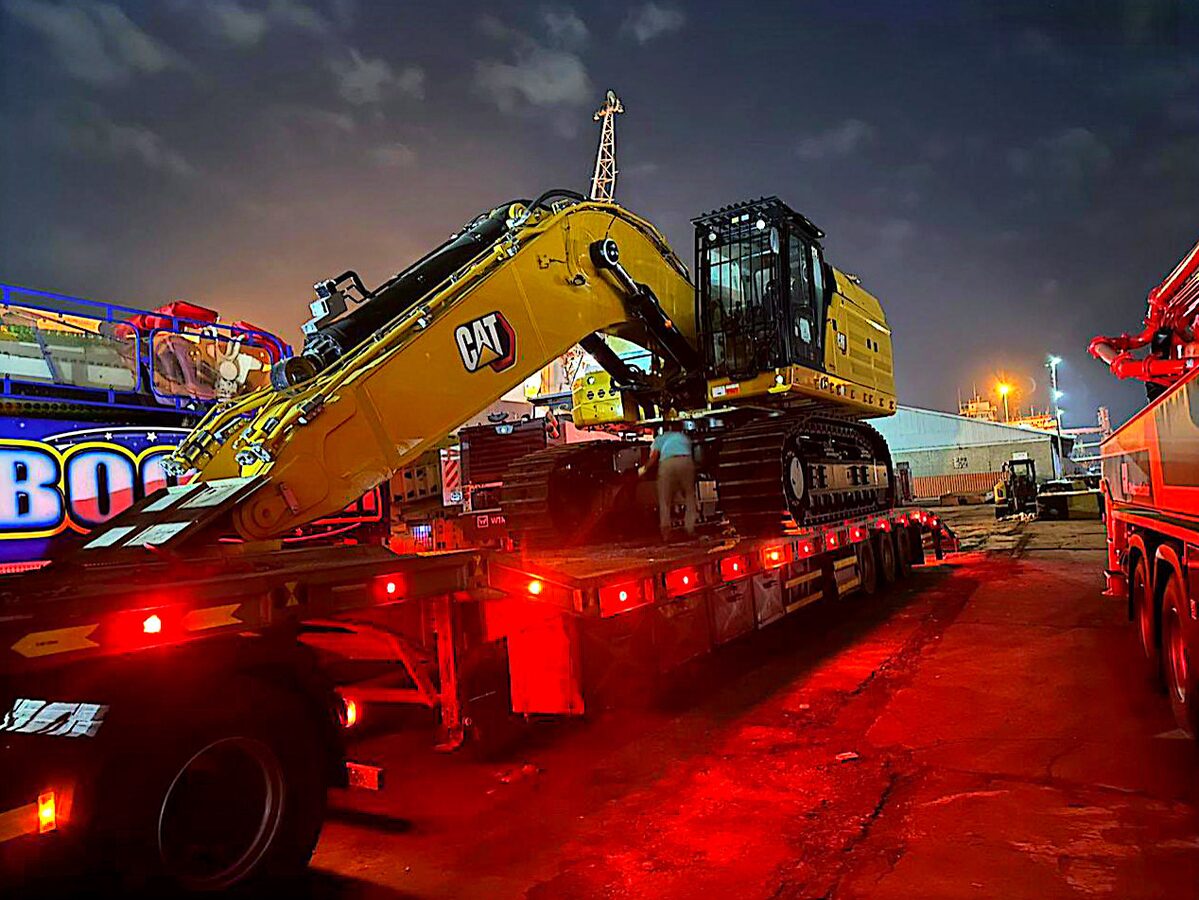 Heavy transport convoy operation